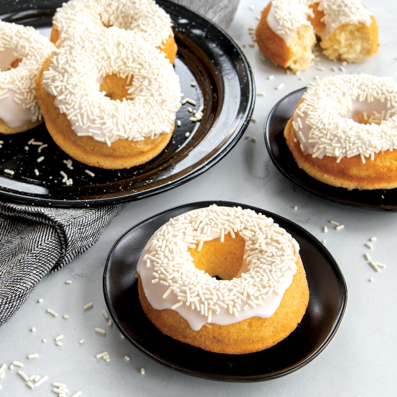 Molde para 6 Donuts #30070 – Nordic Ware – La Cuisine Perú